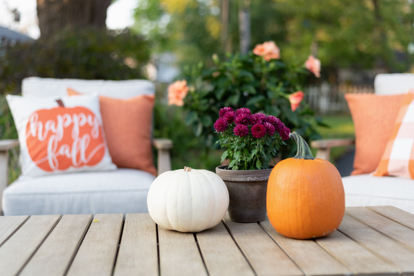 Outdoor Fall Decorating for All